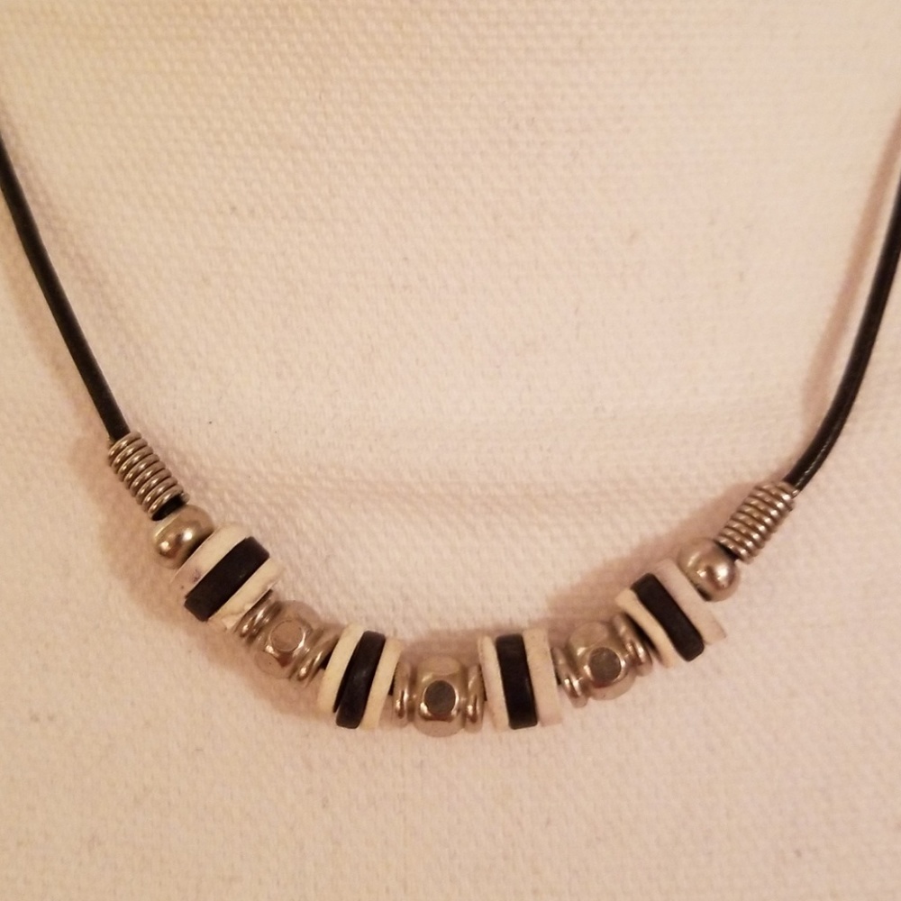 Choker necklace - Picture 2 of 3